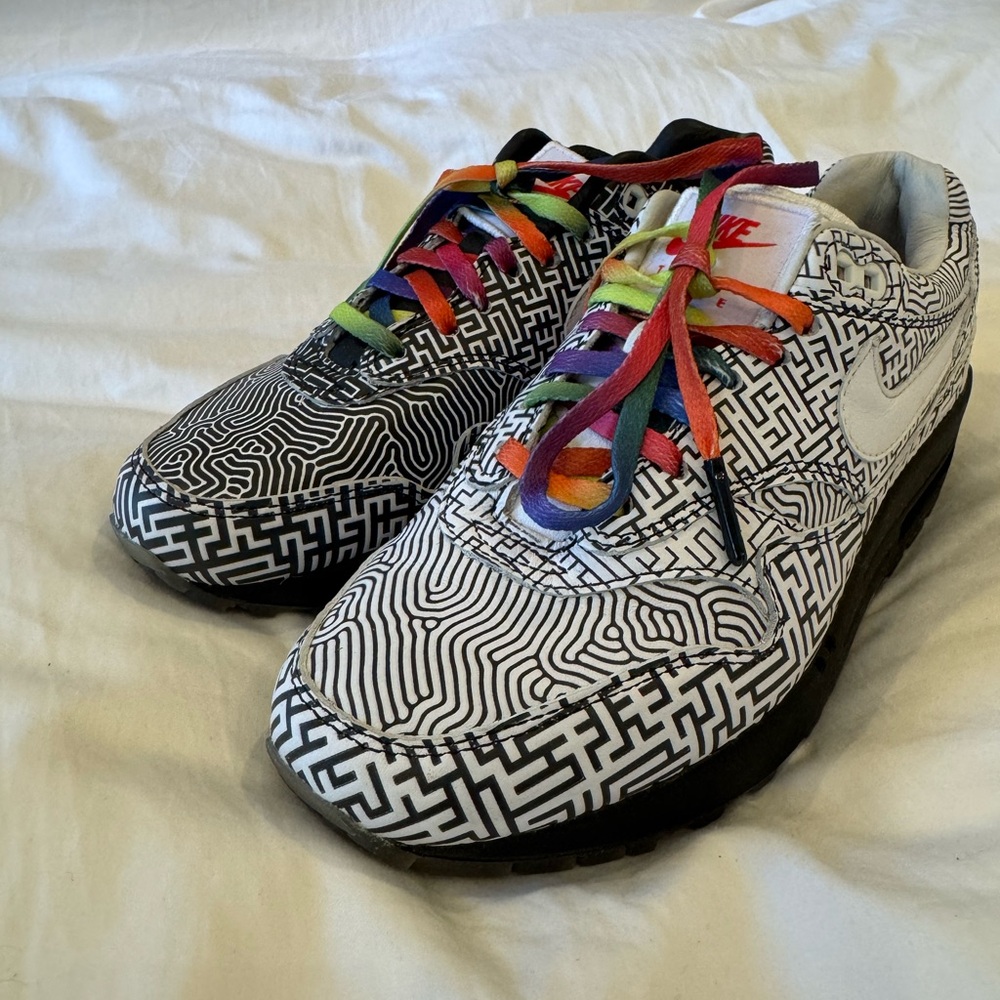 Nike Air Tokyo Maze 36.5 Multicolor Patterned Sneakers worn once.